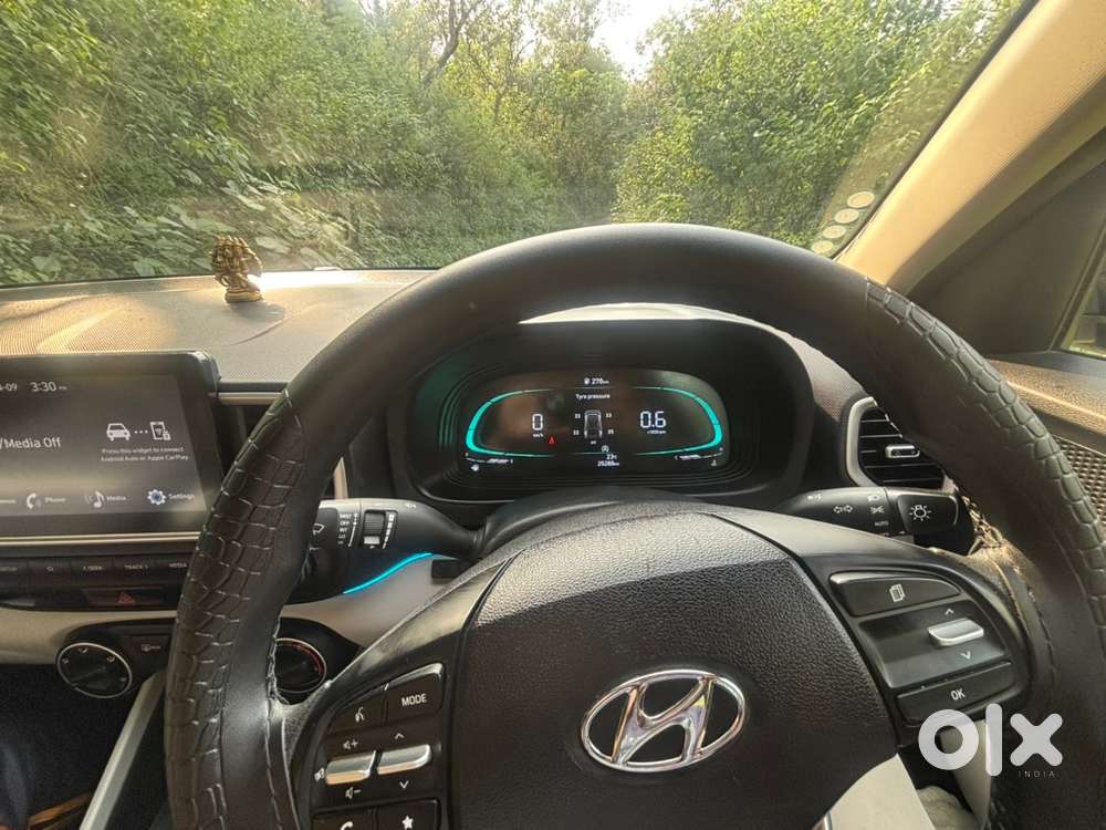 Hyundai Venue Petrol 2024