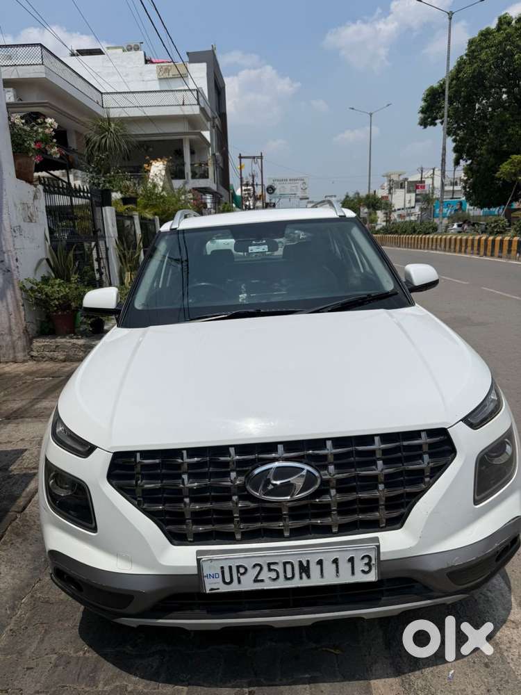 Hyundai Venue Car