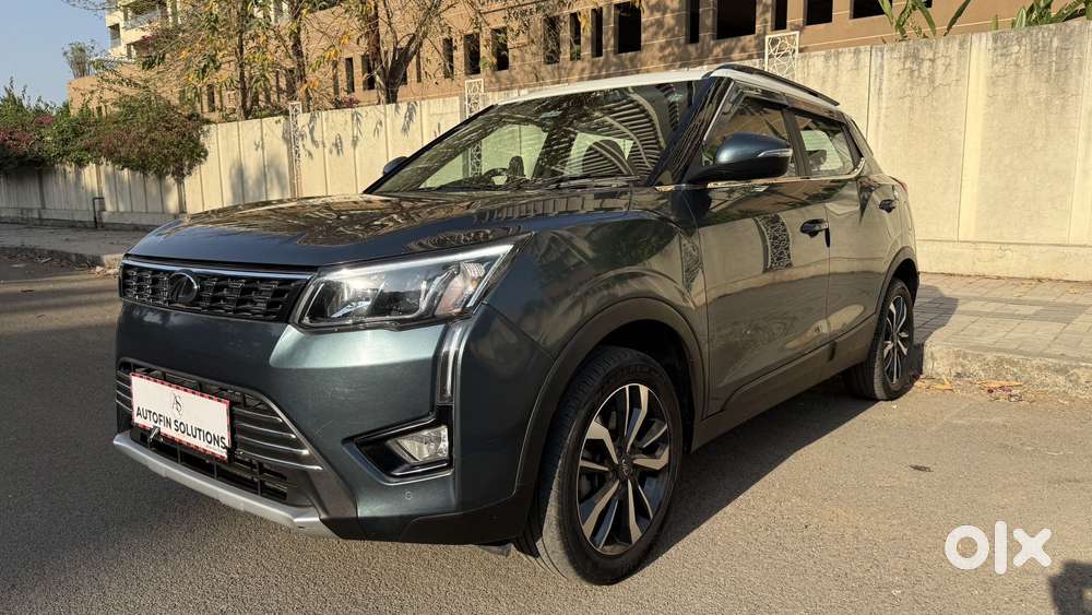 Mahindra Xuv300 1.2 W8 (o) Amt Petrol, 2023, Petrol