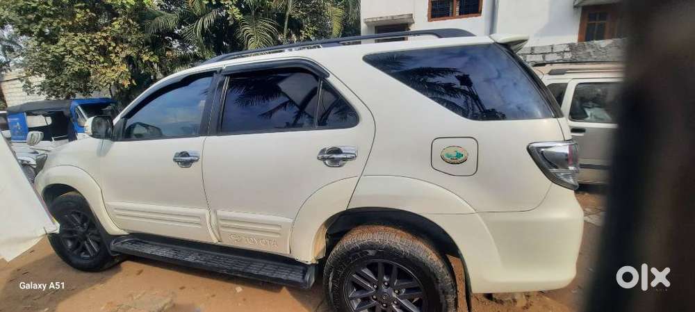Toyota Fortuner 4x4 Manual Limited Edition, 2013, Diesel