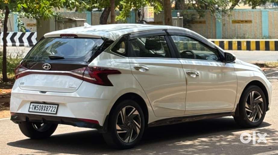 Hyundai I20 Asta (o) 1.2 Mt, 2023, Petrol