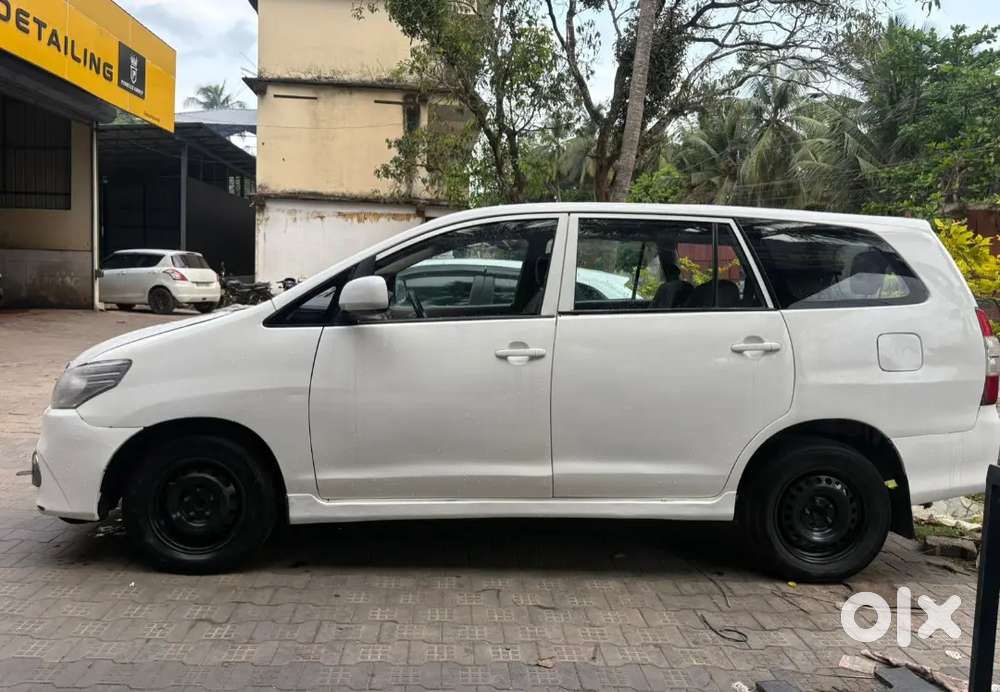 Toyota Innova 2016 Diesel 175600 Km Driven