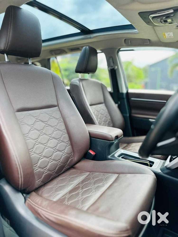 Toyota Innova Hycross 2.0 Zx Hybrid 7 Str, 2023, Petrol