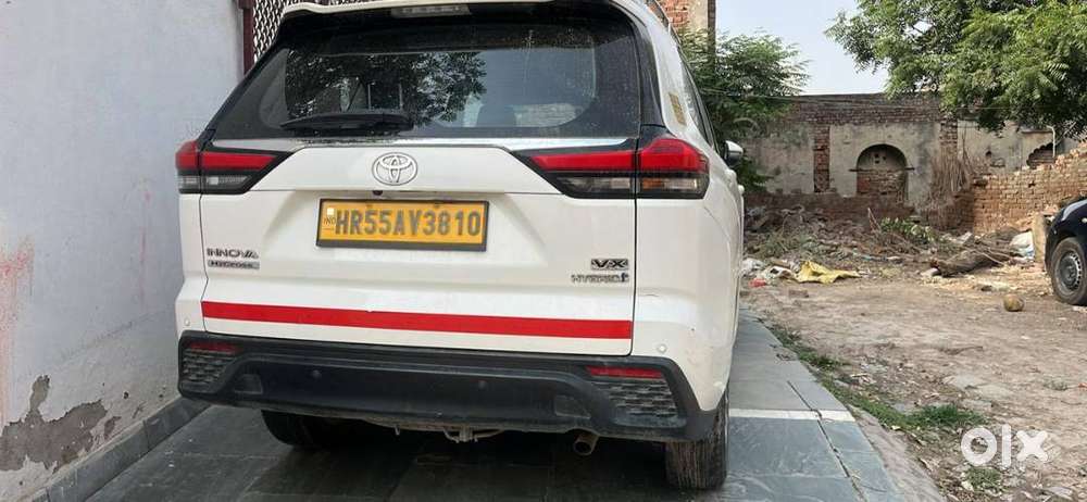 Toyota Innova Hycross 2024