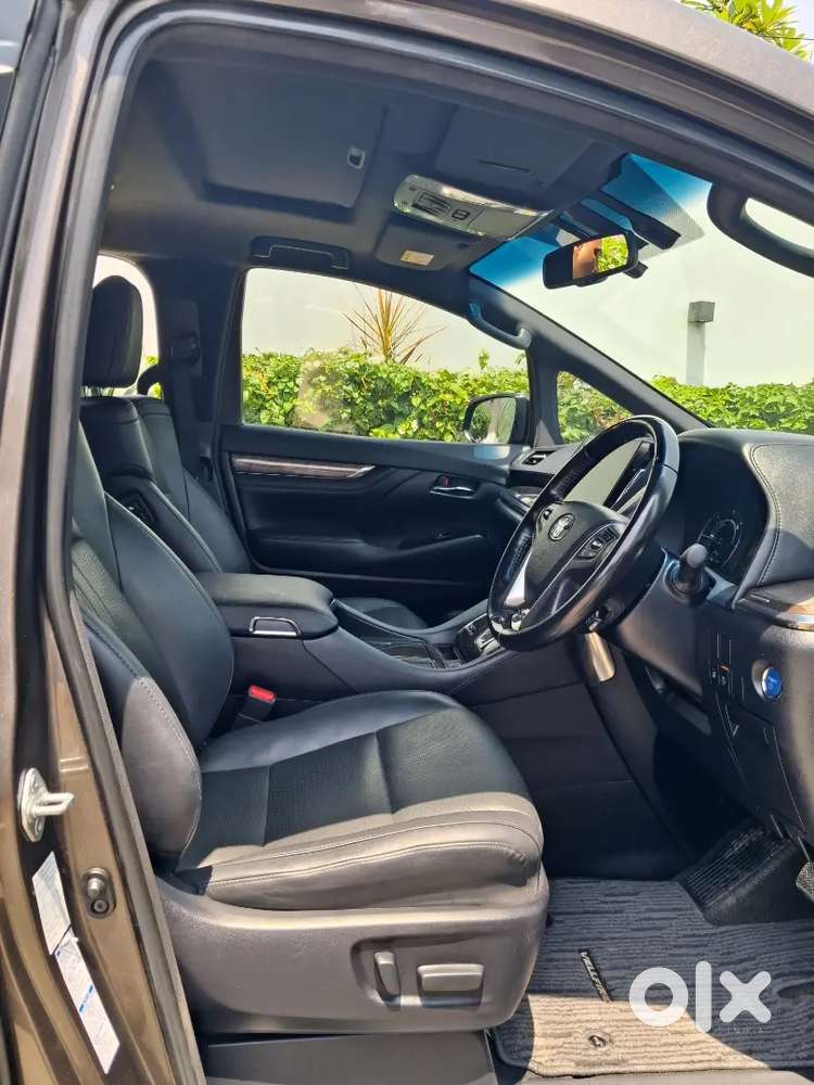 Vellfire Executive Lounge