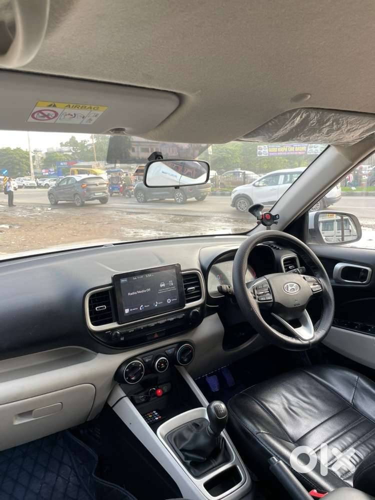 Hyundai Venue Mt Petrol 2022