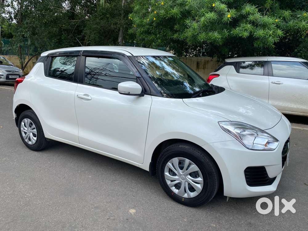 Maruti Suzuki Swift Vxi + Manual, 2023, Petrol