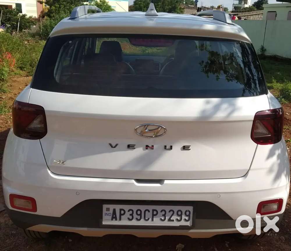 2019 Hyundai Venue Sx Diesel Top End Car With Sunroof