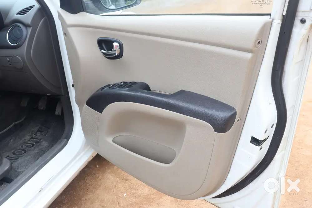 Hyundai I10 Sportz 2011 (paper Valid Till 2031)