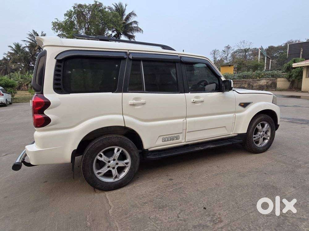 Mahindra Scorpio S10, 2016, Diesel