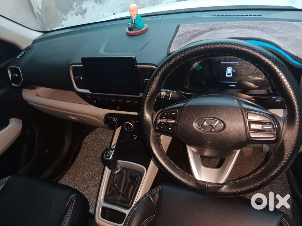 Hyundai Venue 2024 Diesel Well Maintained