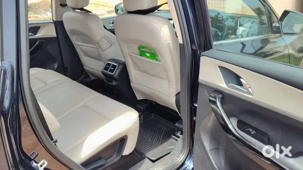 Mahindra Xuv700 Ax7l 2024