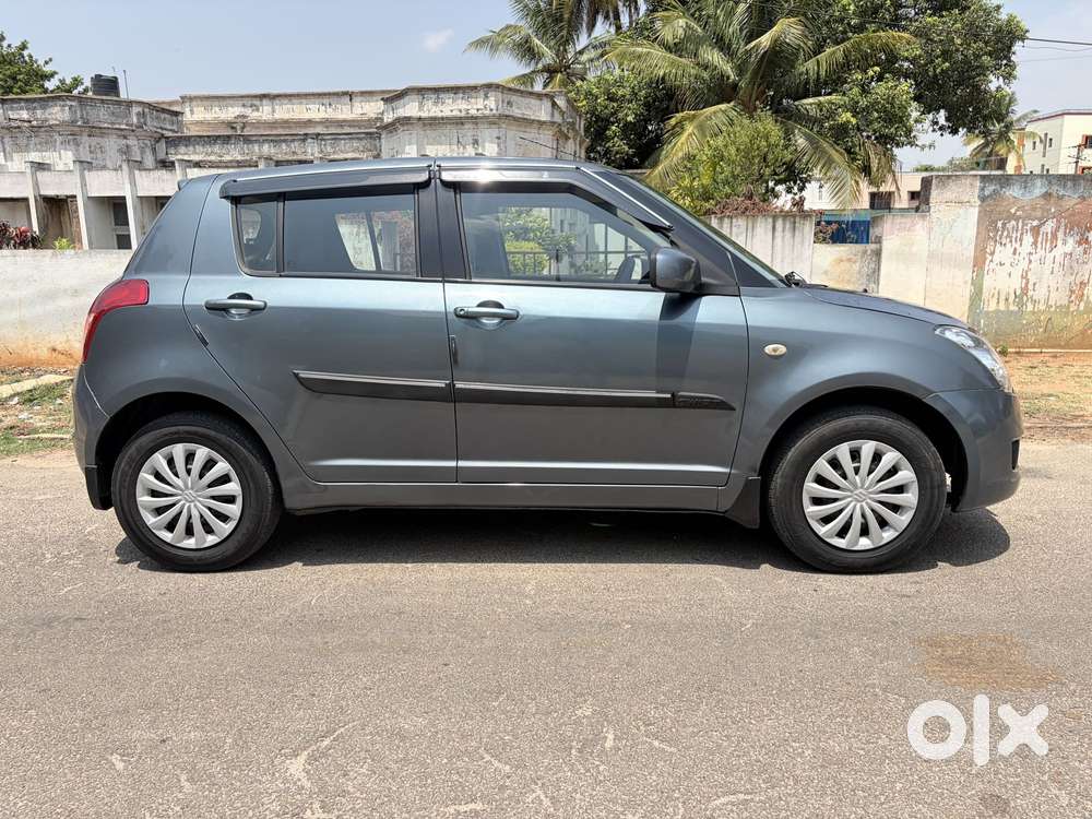 Maruti Suzuki Swift 1.2 Vxi (o), 2011, Petrol