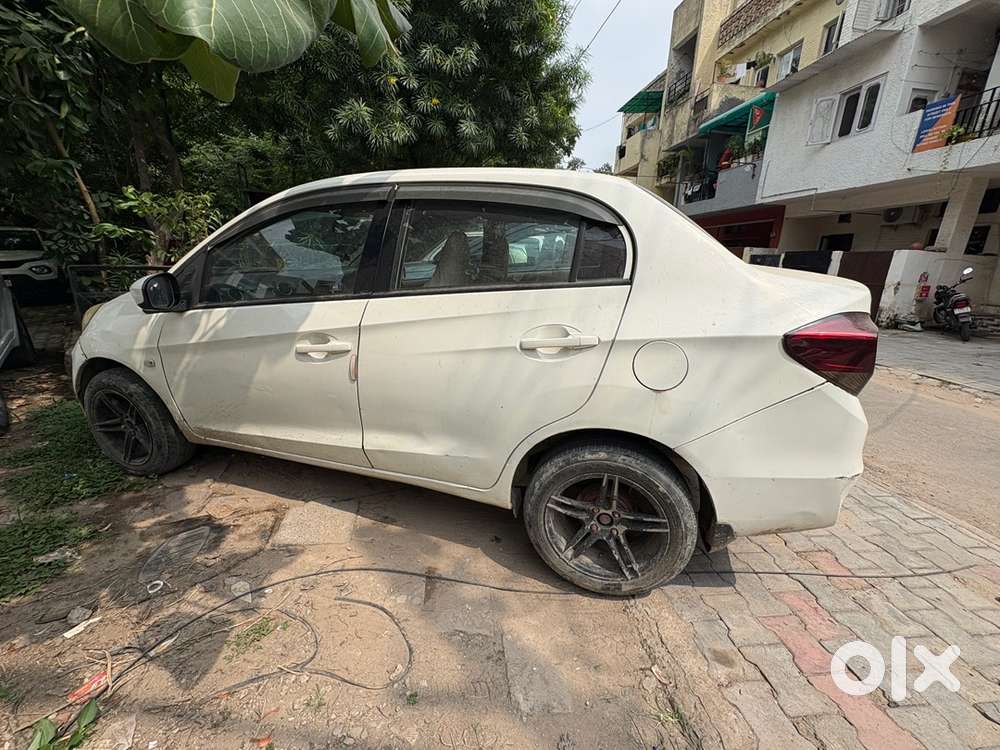Honda Amaze 2013 Diesel 295000 Km Driven
