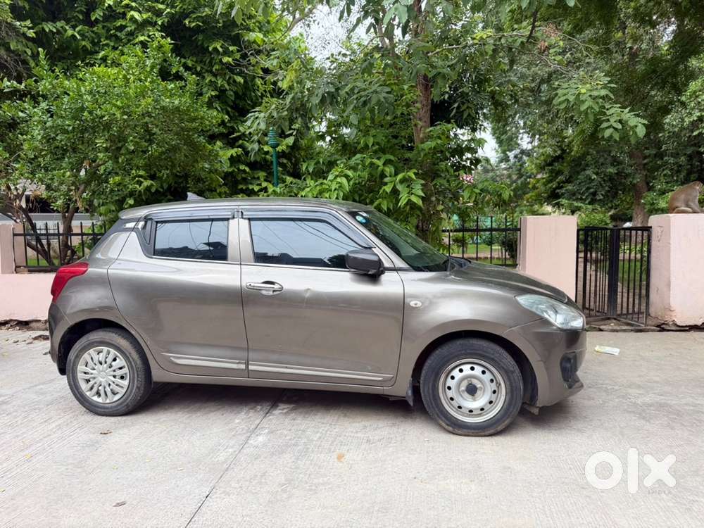 I Want To Sell Ky Maruti Swift Only 18000 Km Driven Company Record .