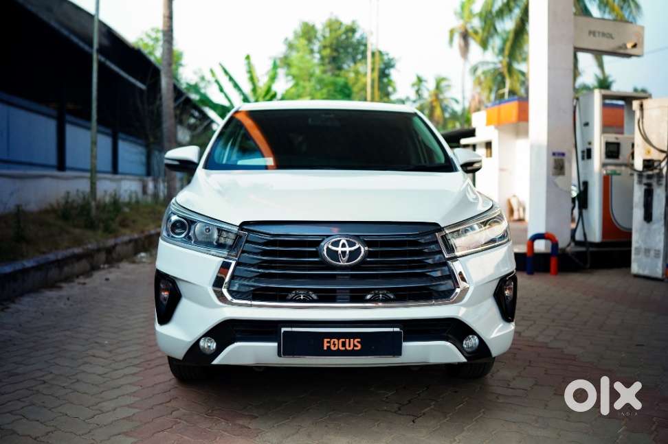 Toyota Innova Crysta 2.4 V, 2016, Diesel