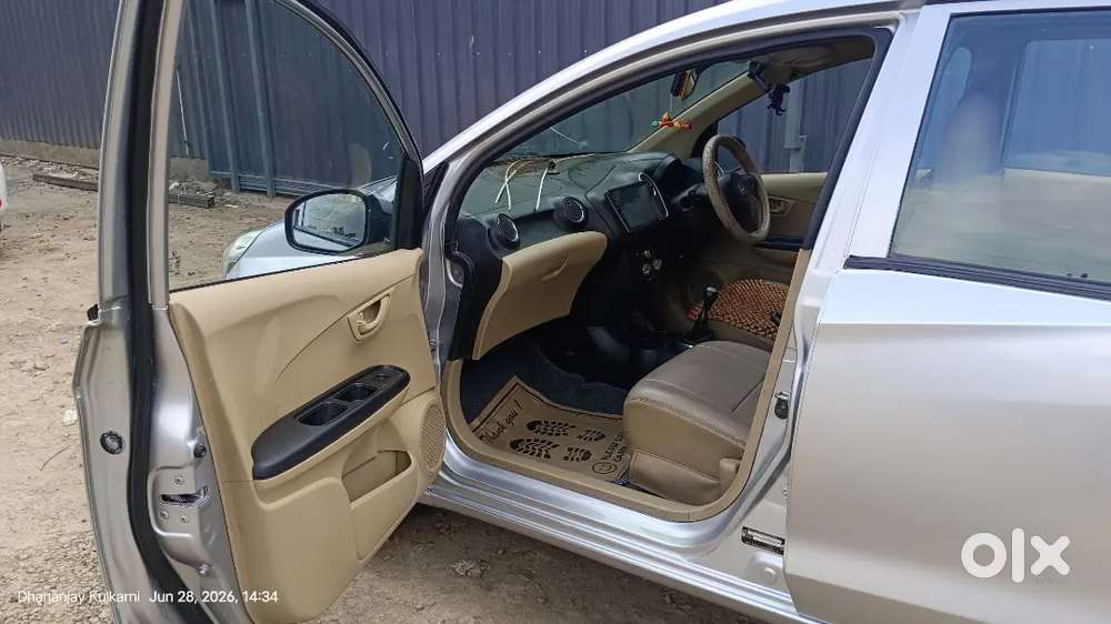 Honda Mobilio S I-vtec  Petrol + Cng  1.26 L Km  Insurance Valid
