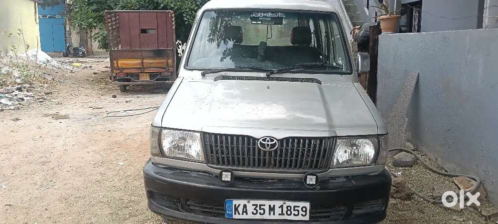 Toyota Qualis Good Condition Tyre 75%