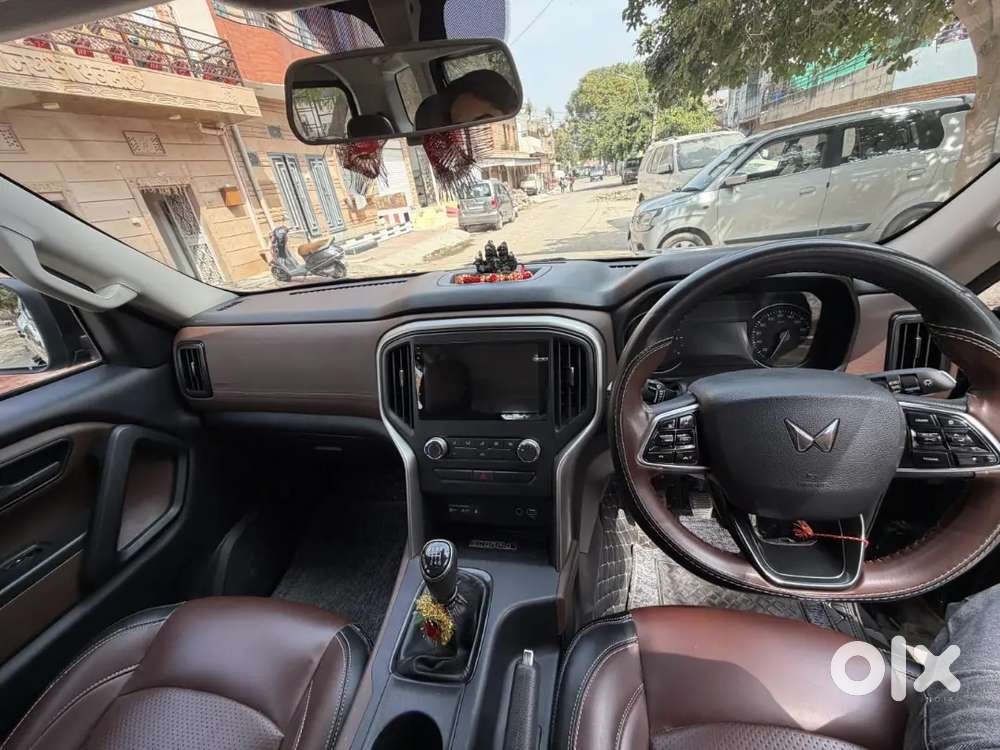 Mahindra Scorpio N Z2 Petrol Base To Top Modified
