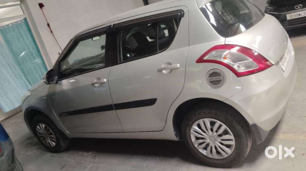 Maruti Suzuki Swift Vxi, 2016, Petrol