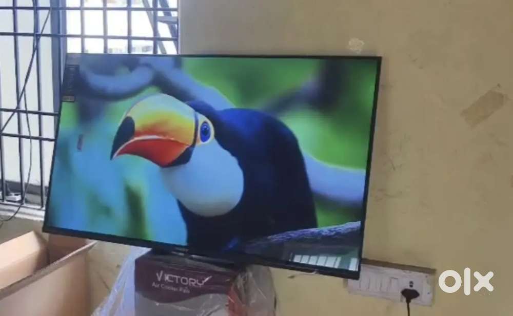 44 inch sony smart Android frameless oled price 12500