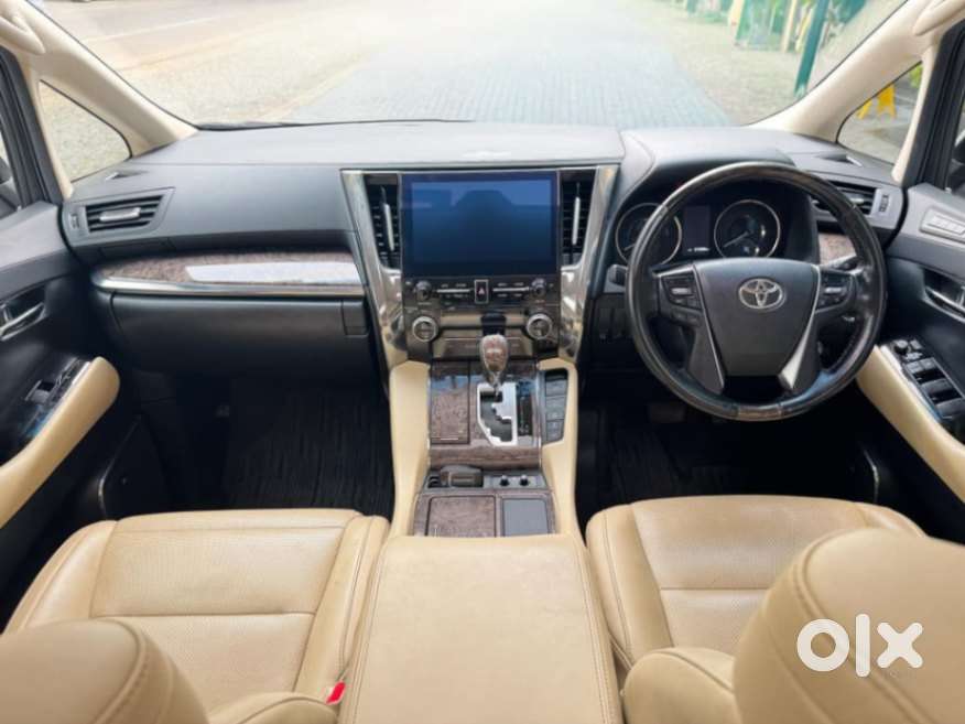 Toyota Vellfire Vip – Executive Lounge, 2022, Petrol