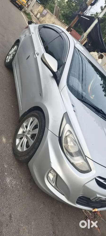 Hyundai Verna 1.6 Sx 2012 Button Start Top End 6air Bag