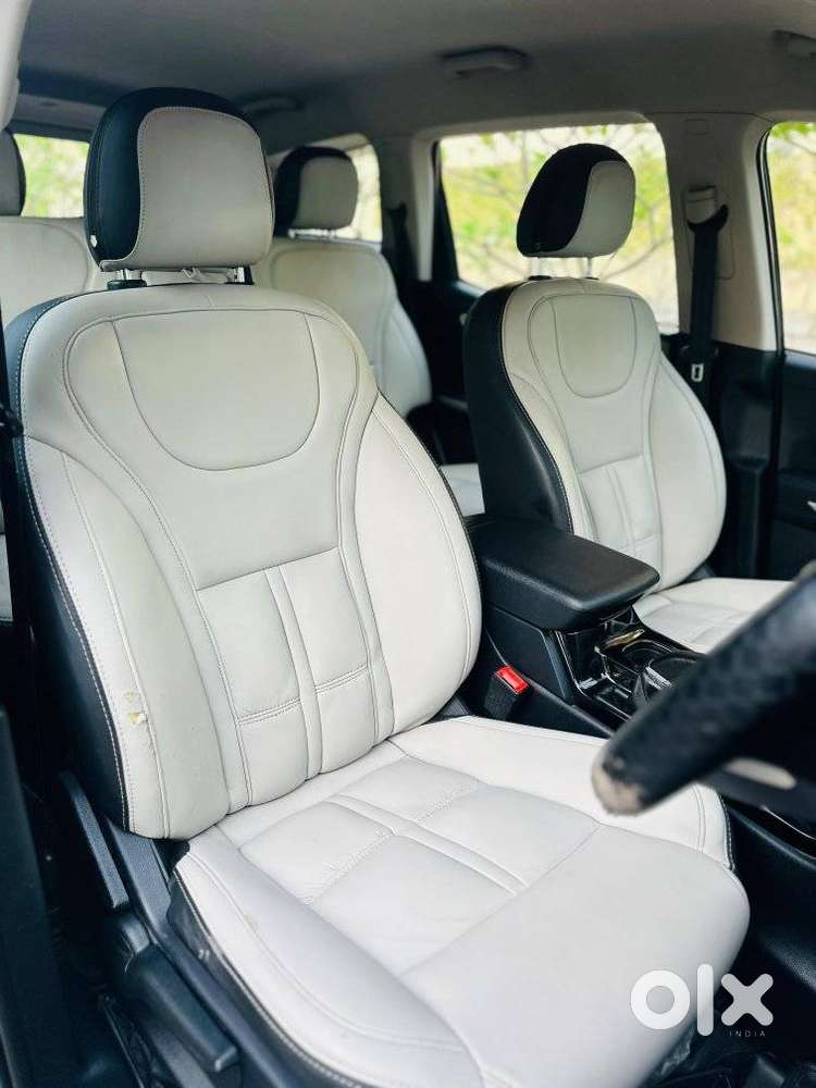 Mahindra Xuv700 Ax 3 Diesel Mt 7 Str (e), 2022, Diesel