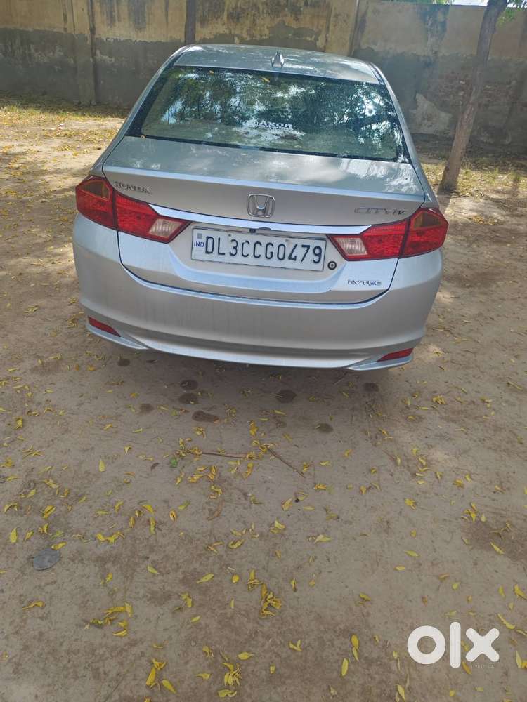 Single Handed Car Accudent Free 80% Tyres Silver Colour New Condition