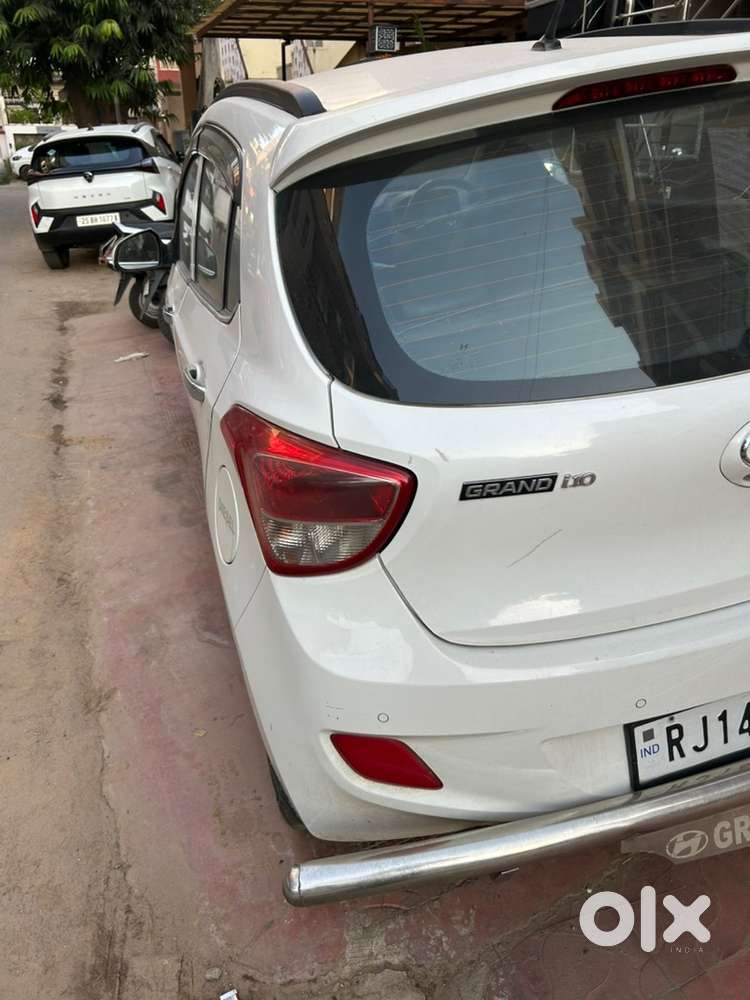 Hundhai Grand I10 Asta Top Model 2016