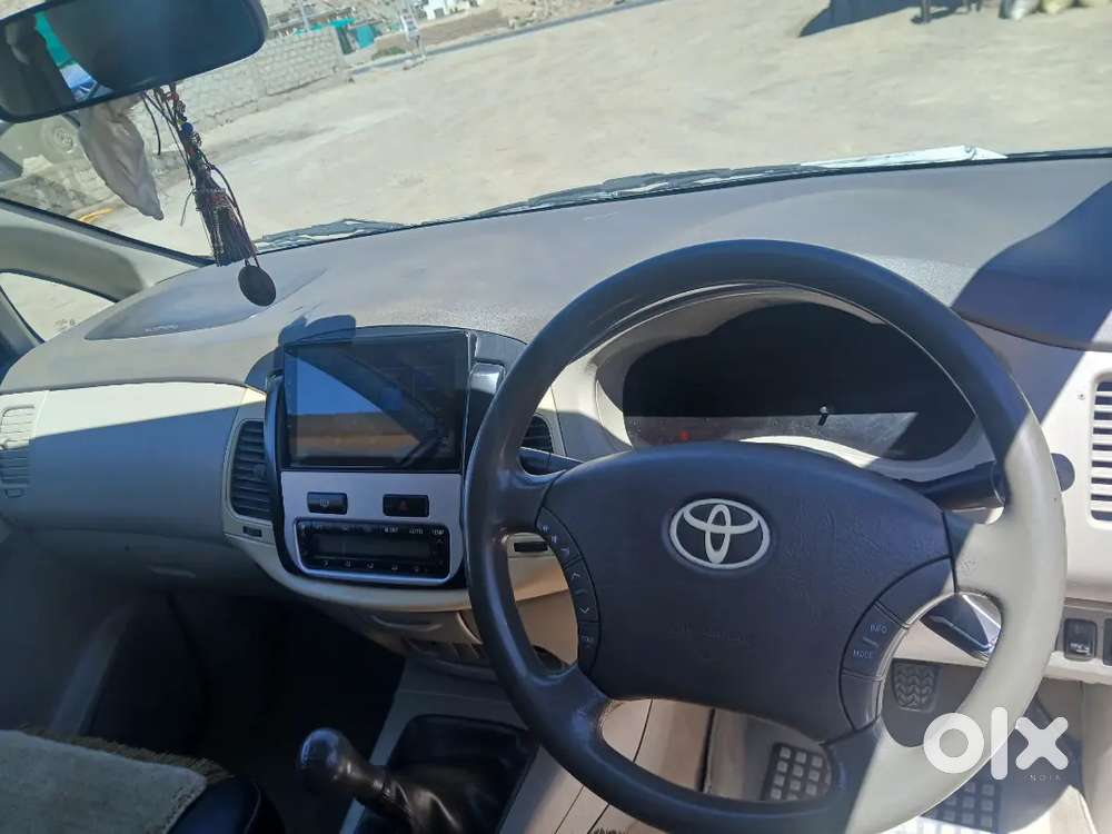 Toyota Innova 2.5v Top Model