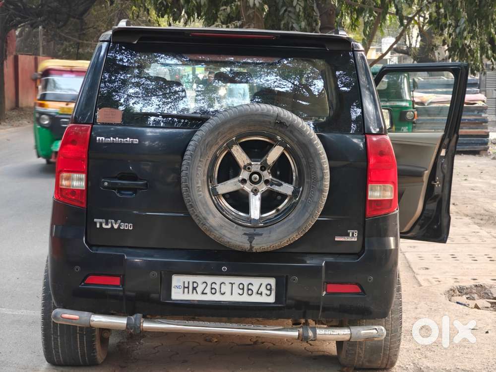 Mahindra Tuv 300 T8 Amt, 2015, Diesel