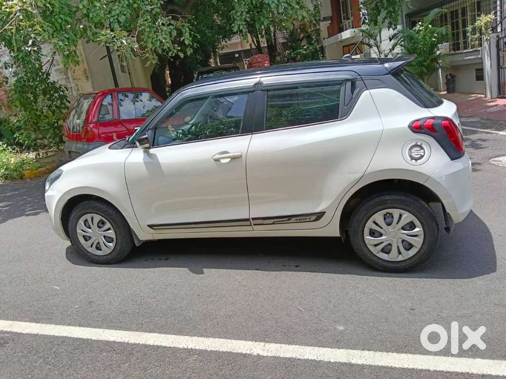 Maruti Suzuki Swift Vxi + Manual, 2022, Petrol