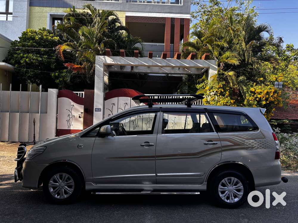 Toyota Innova 2.5 Gx (diesel) 8 Seater Bs Iv, 2015, Diesel
