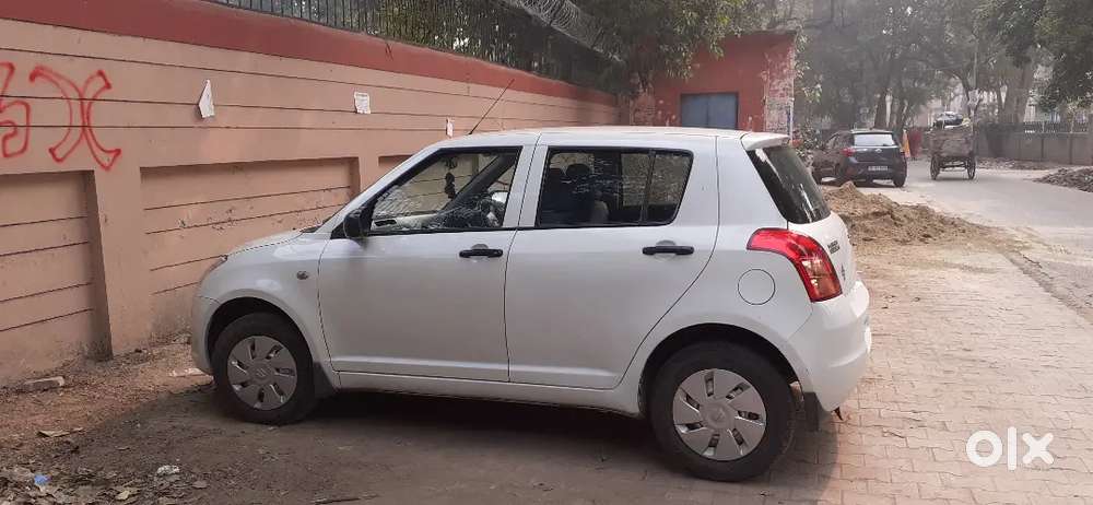 Maruti Suzuki Swift 2011 Petrol 27000 Km Driven, Excellent Condition