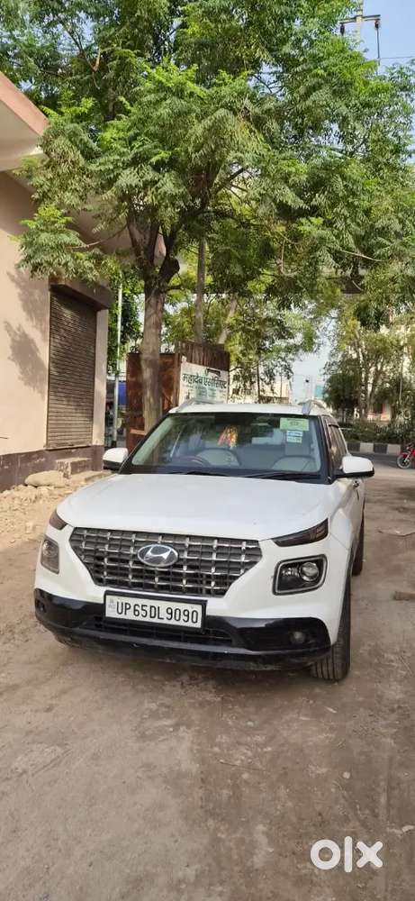 Hyundai Venue 2019 Petrol Well Maintained