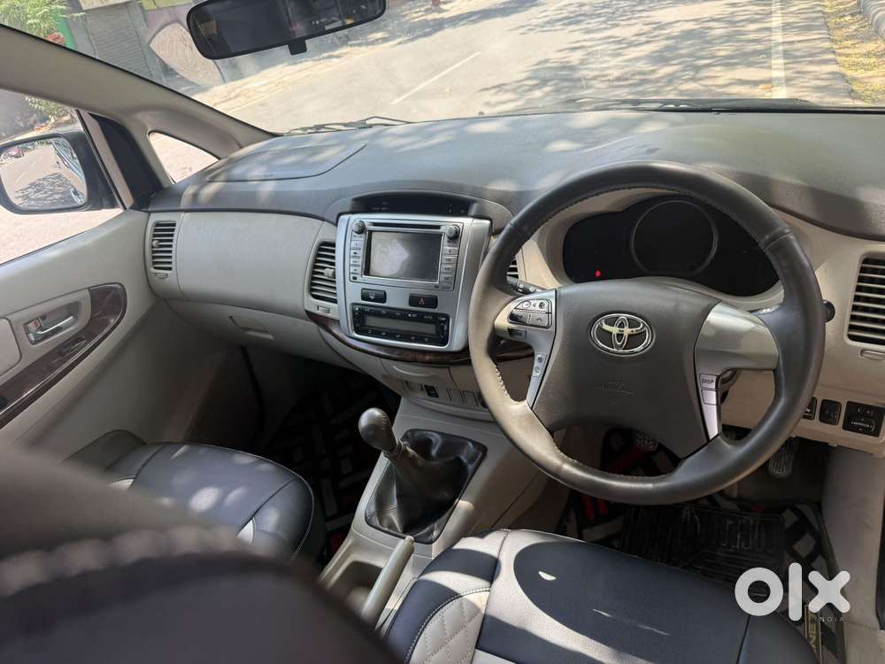 Toyota Innova 2.5 V 8 Str, 2014, Diesel