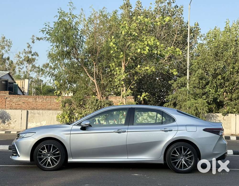 Toyota Camry Hybrid, 2022, Cng & Hybrids