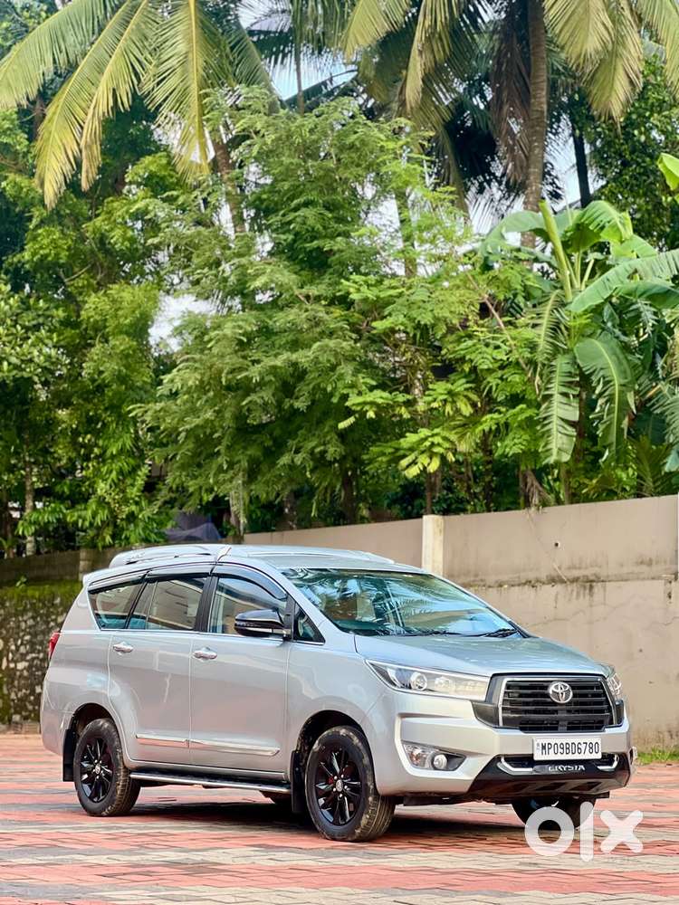 Toyota Innova Crysta 2.4 V 8 Str, 2016, Diesel
