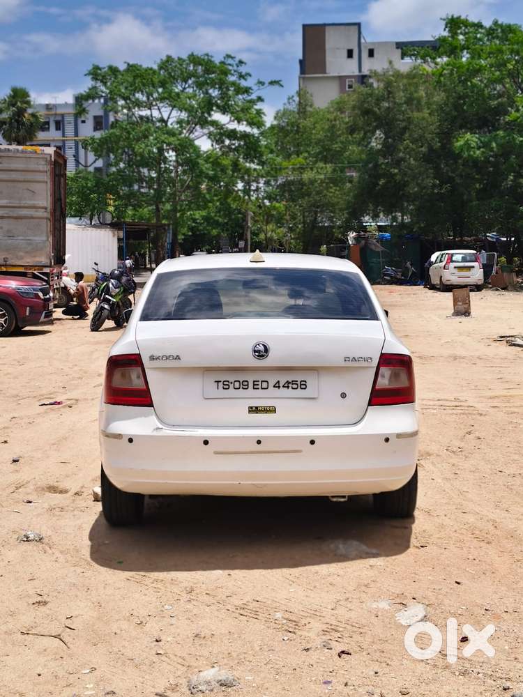 Skoda Rapid 1.5 Tdi Ambition Plus, 2014, Diesel