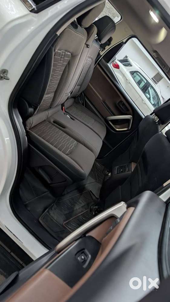 Mahindra Scorpio-n 2.2 Z6 Diesel At 7 Str, 2023, Diesel