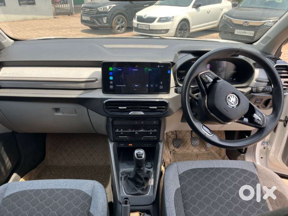 Skoda Kylaq Signature, 2025, Petrol