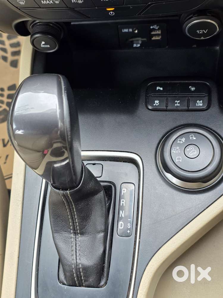 Ford Endeavour 3.2 Titanium At 4x4, 2016, Diesel