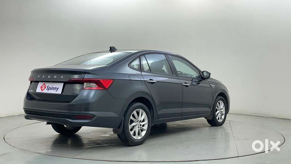 Skoda Slavia Ambition 1.0l Tsi At, 2022, Petrol