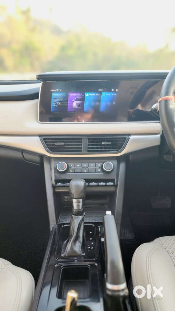 Mahindra Xuv700 2.2 Ax 5 Diesel At Str, 2022, Diesel