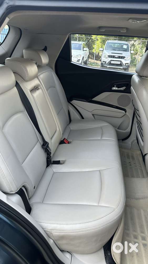 Mahindra Tuv 300 T10 Opt, 2019, Diesel