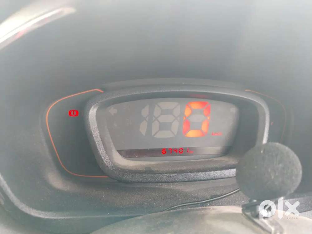 Renault Kwid 2016 Petrol2016 Renault Kwid Petrol  67,401 Km  New Tyr