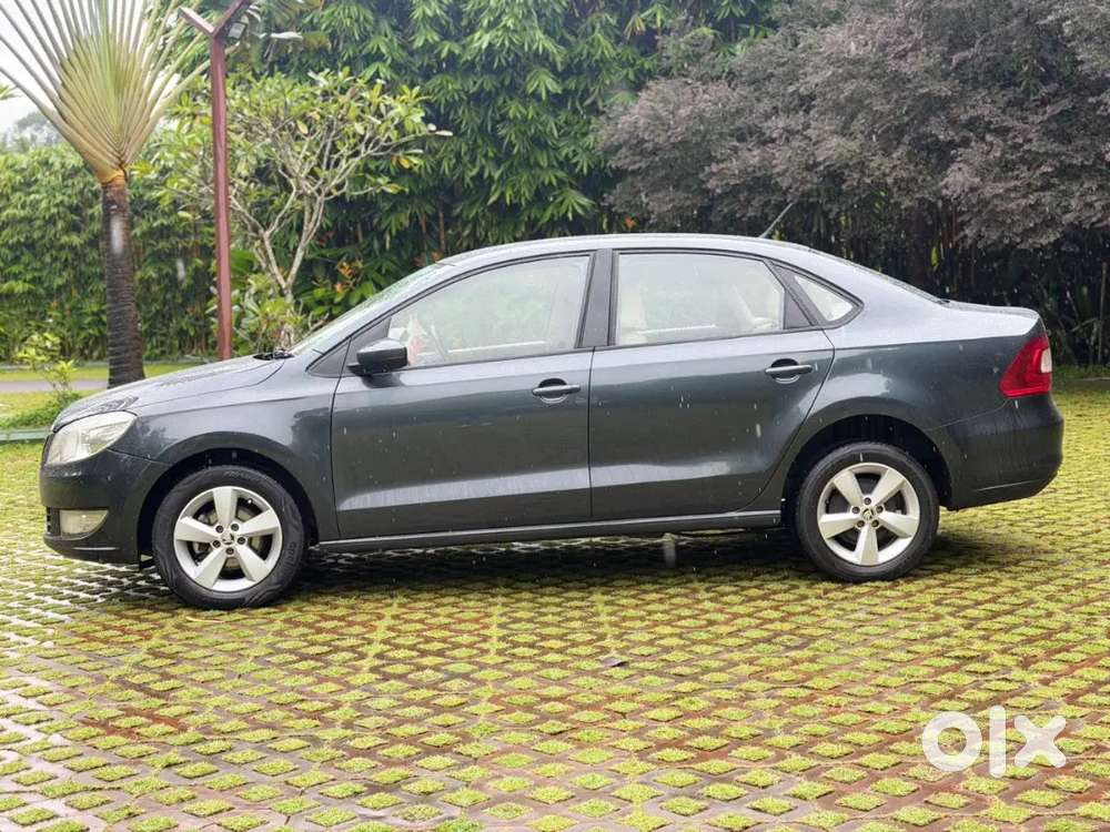 Skoda Rapid 1.5 Style Tdi  Diesel At Low Km Run