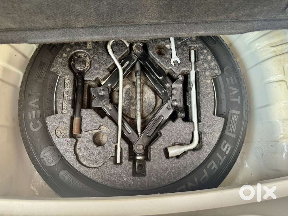 Mahindra Xuv300 W8 Option, 2024, Petrol