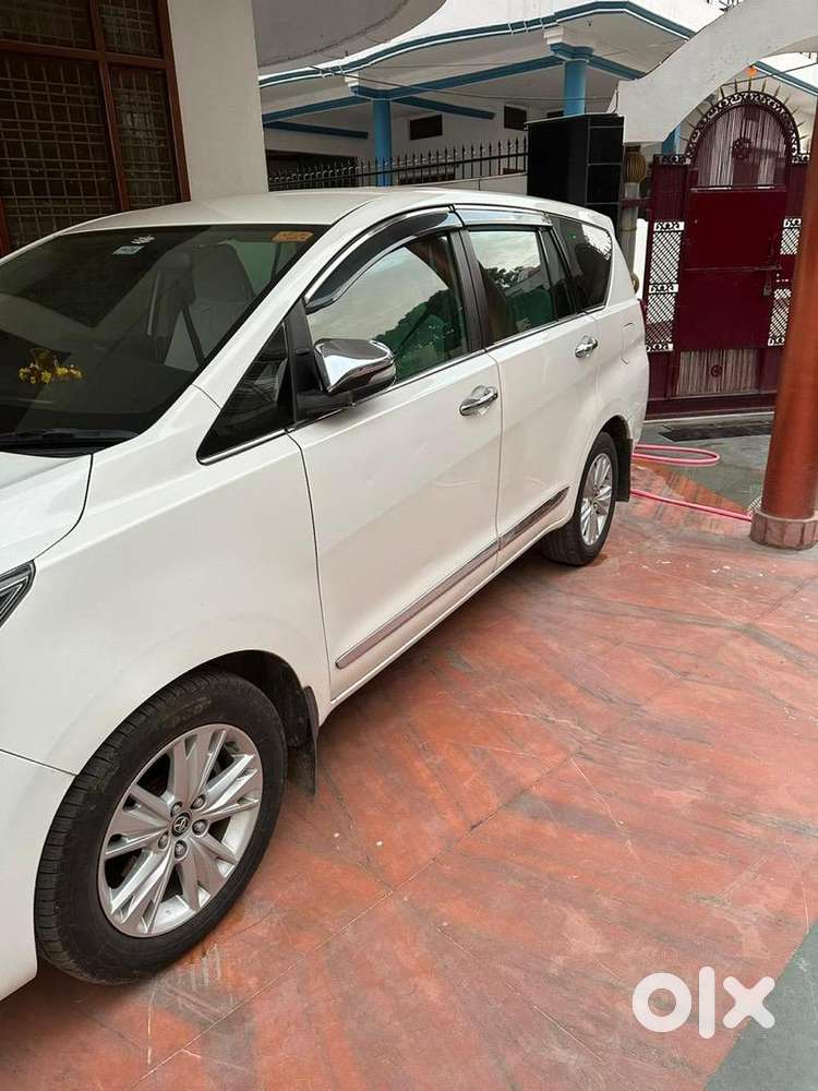 Toyota Innova Crysta 2016